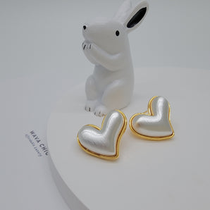 Heartbeat Pearl Studs – Wava Chic