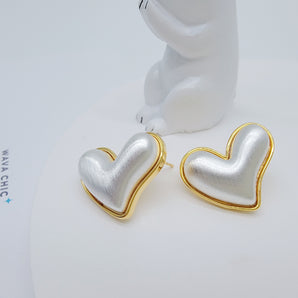 Heartbeat Pearl Studs – Wava Chic