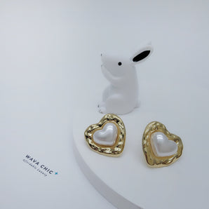 Oyster Kiss Studs – Heart-Shaped Pearl & Gold Statement Earrings – Wava Chic