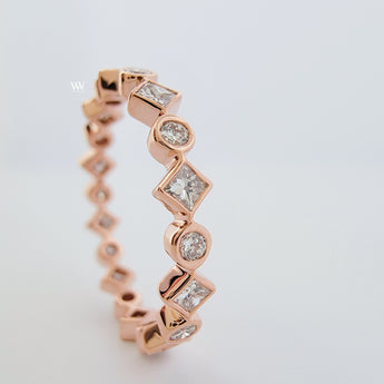 Eternity ring 14K gold set with Round Brilliant & Princess-cut Diamond