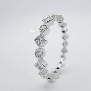 Eternity ring 14K gold set with Round Brilliant & Princess-cut Diamond